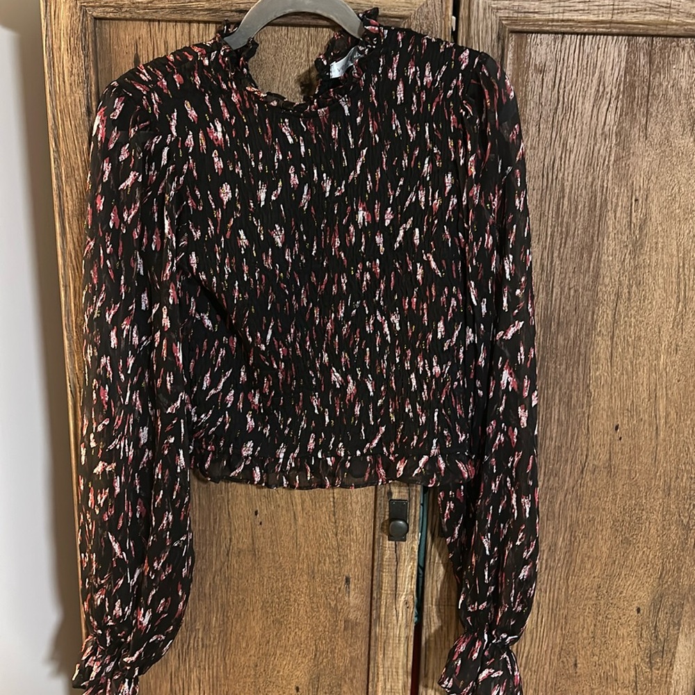 Boutique top with sheer sleeves sz med